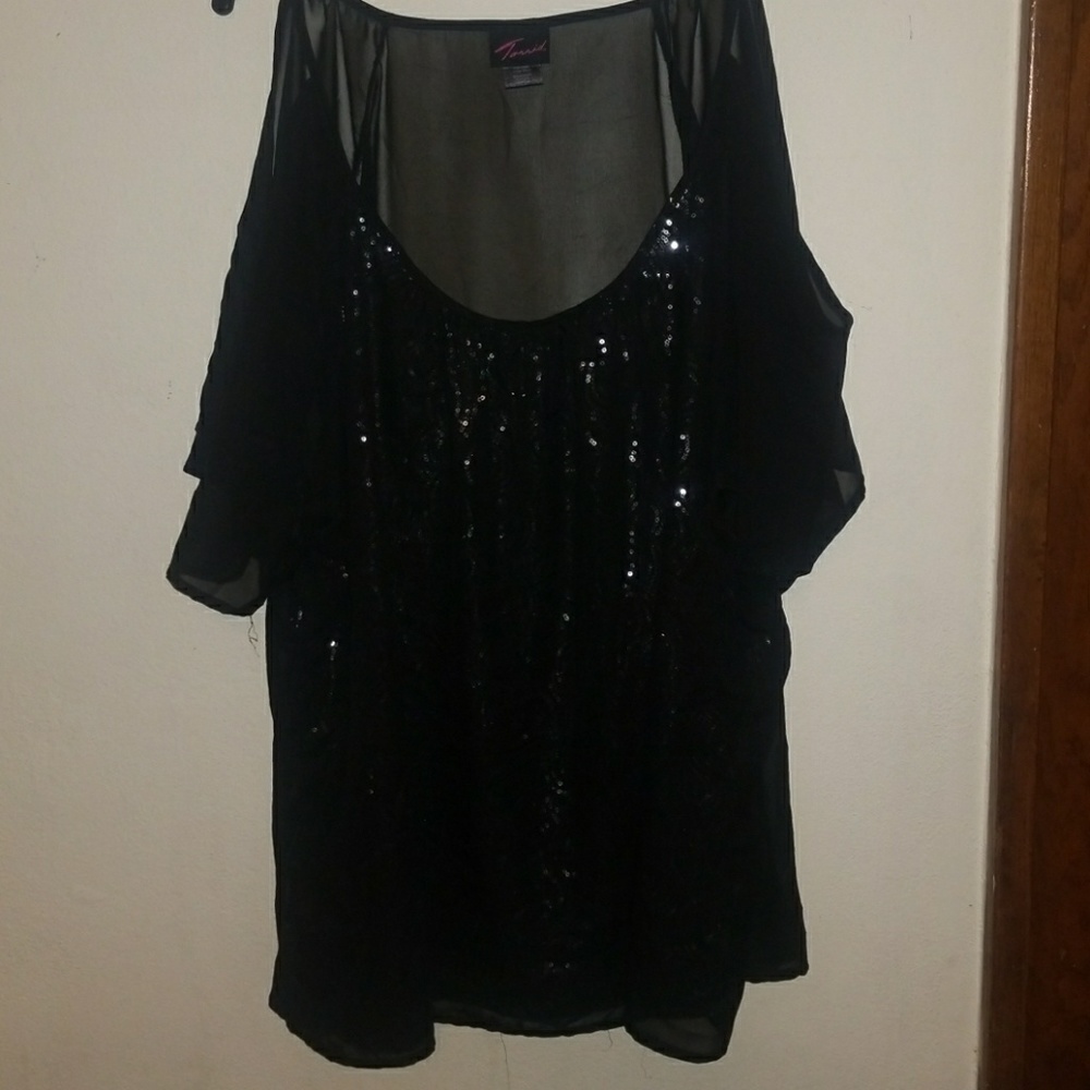 Cold shoulder top